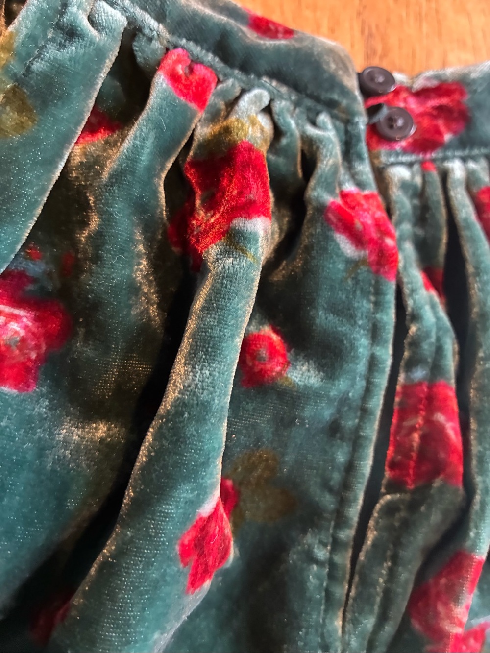 LOFT Teal Velvet Halter Tank with Red Rose Print NWT - Picture 10 of 13